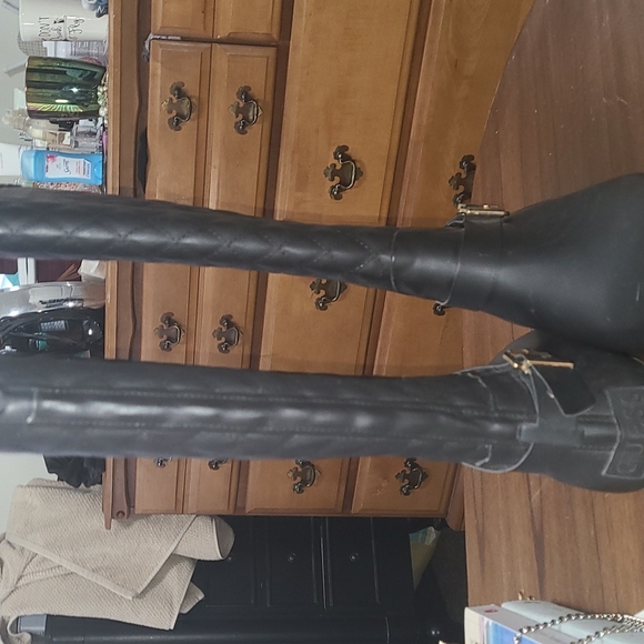 Black Guess Rubber Boots size 7 - Picture 2 of 3